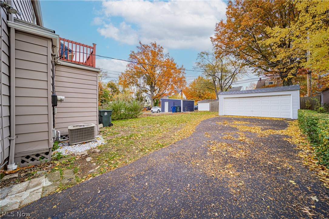 1019 Elbon Road Cleveland, OH 44121 - Photo 28 of 29