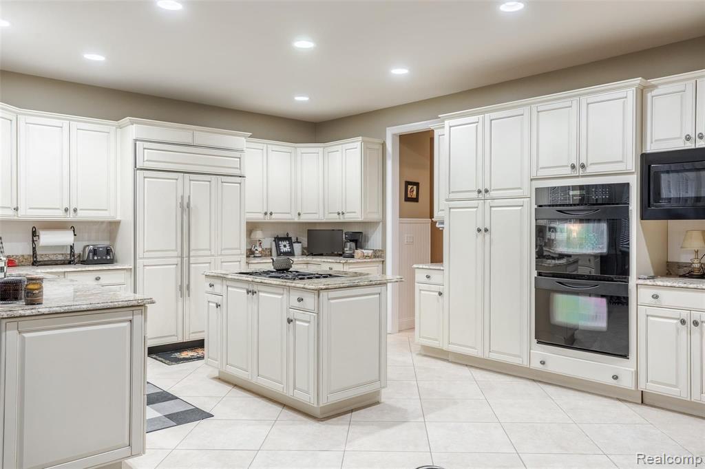 701 Wellington Circle Rochester Hills, MI 48309 - Photo 25 of 54