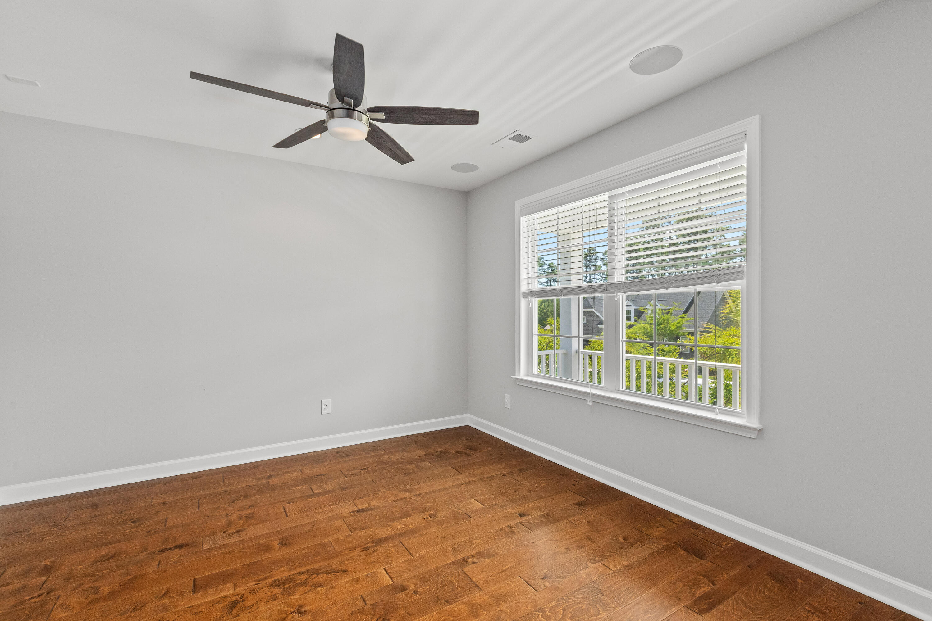 242 Saxony Loop Summerville, SC 29486 - Photo 20 of 44 242SaxonyLoop-CasaVerdeMediaLLC28