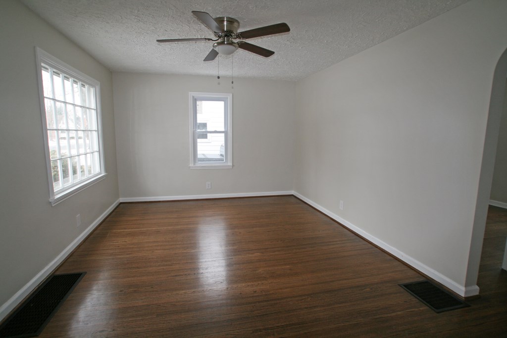 283 Forgham Road Greece, NY 14616 - Photo 2 of 12