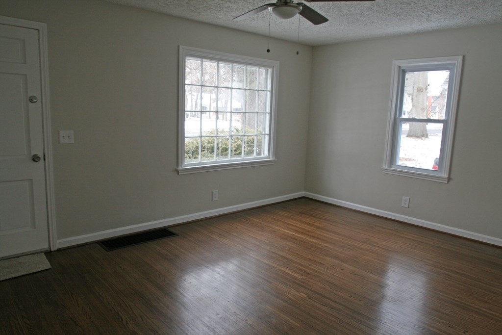 283 Forgham Road Greece, NY 14616 - Photo 3 of 12