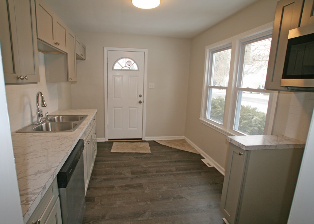 283 Forgham Road Greece, NY 14616 - Photo 5 of 12