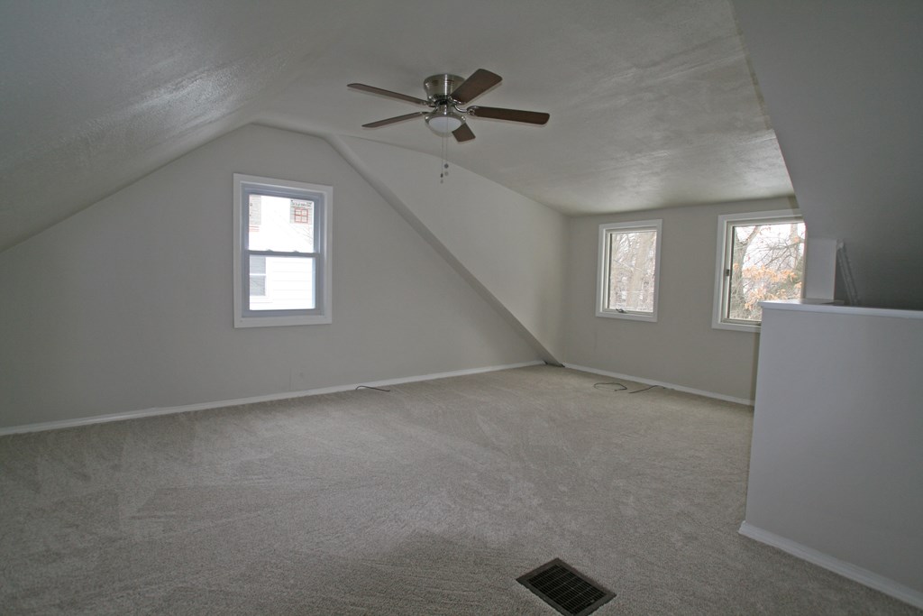 283 Forgham Road Greece, NY 14616 - Photo 8 of 12