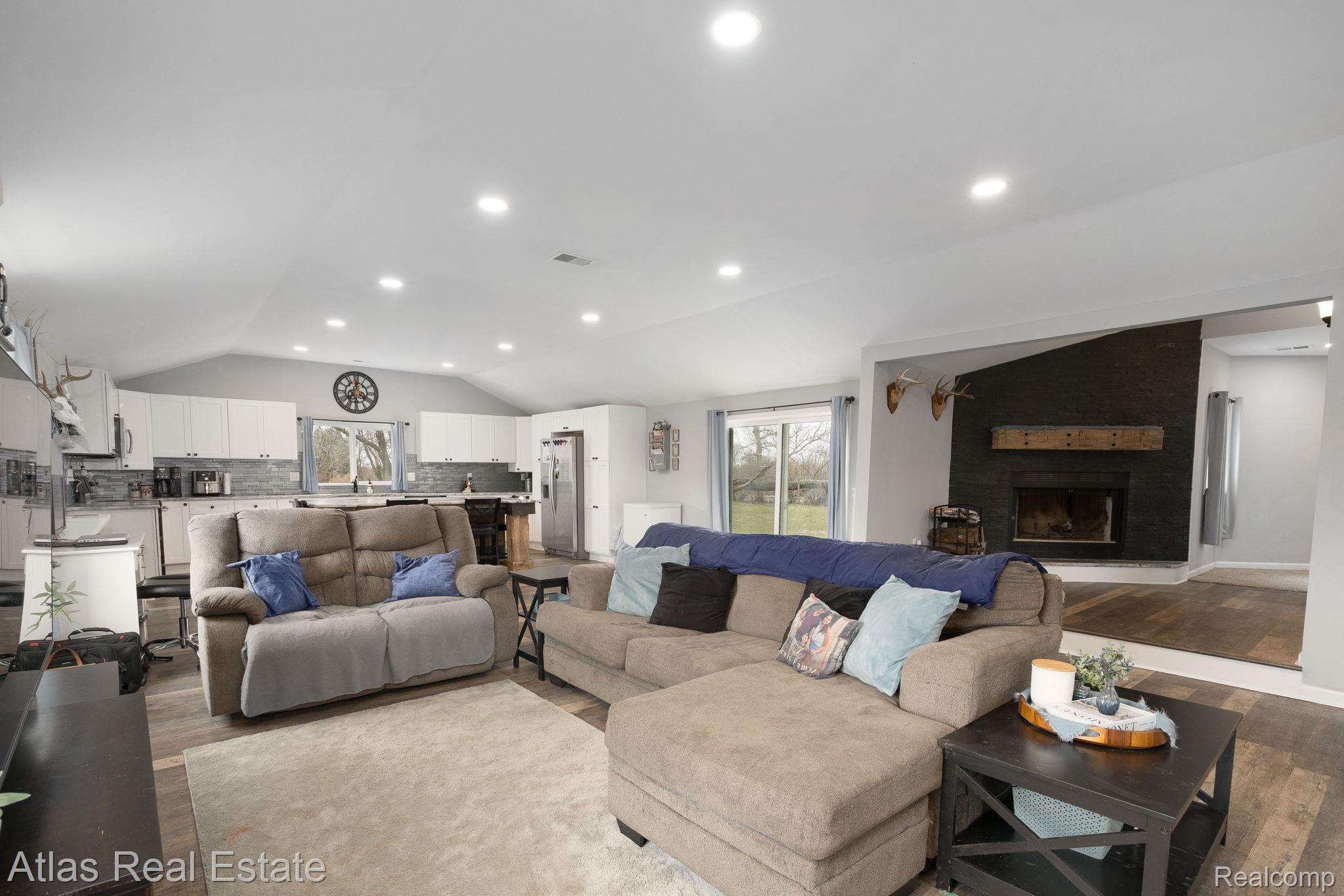 10025 Gd Blanc Road Gaines, MI 48436 - Photo 19 of 68 22-web-or-mls-Interiors (07 of 37).jpg