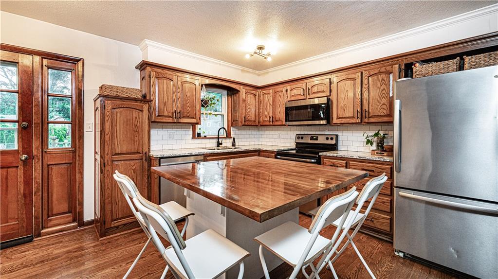 608 Northwest O'Brien Road Lee's Summit, MO 64063 - Photo 5 of 19