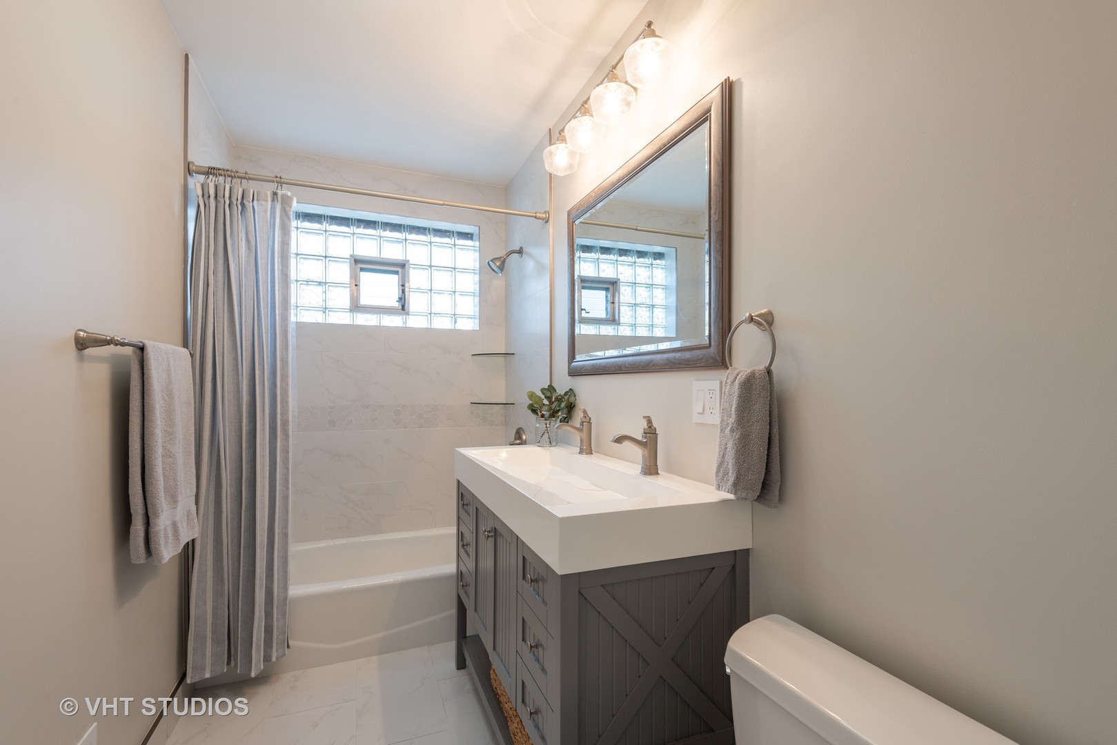 7136 Beckwith Road Morton Grove, IL 60053 - Photo 11 of 12 Gallery Image 11