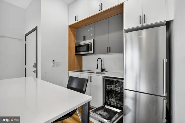 $995 | 1935 East Hazzard Street, Unit 303, Philadelphia, PA 19125