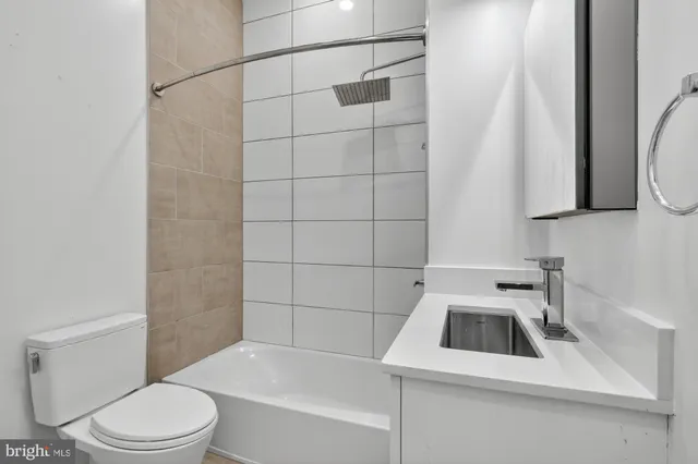 $995 | 1935 East Hazzard Street, Unit 303, Philadelphia, PA 19125