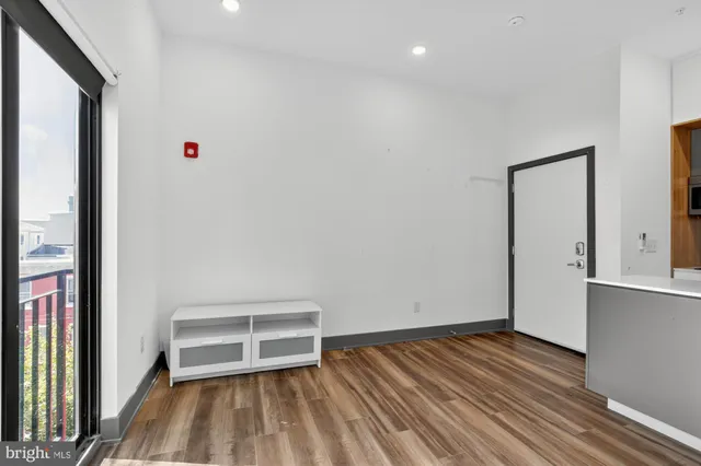 $995 | 1935 East Hazzard Street, Unit 303, Philadelphia, PA 19125