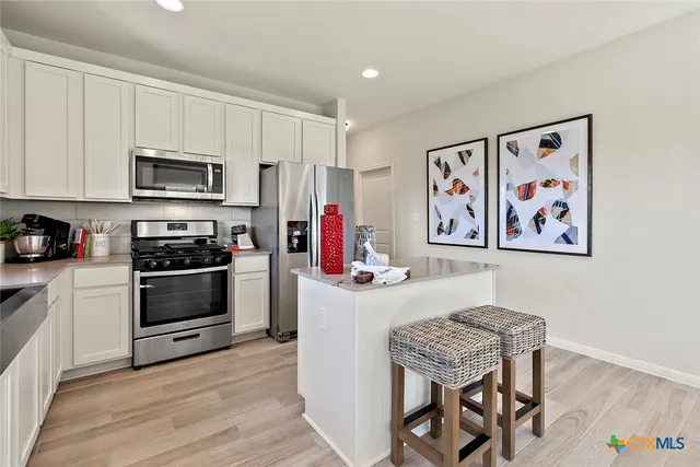 $349,900 | 275 Tailwind Drive, Kyle, TX 78640