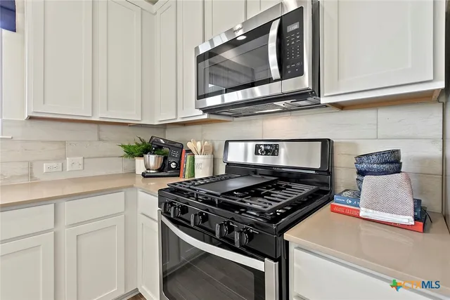 $349,900 | 275 Tailwind Drive, Kyle, TX 78640