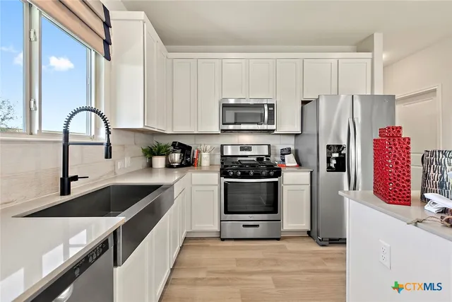 $349,900 | 275 Tailwind Drive, Kyle, TX 78640