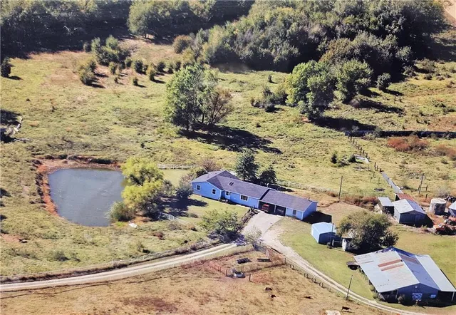 $375,000 | 697 Northwest 100 Avenue, Attica, KS 67009