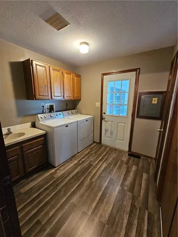 $375,000 | 697 Northwest 100 Avenue, Attica, KS 67009