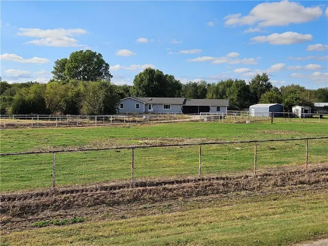 $375,000 | 697 Northwest 100 Avenue, Attica, KS 67009