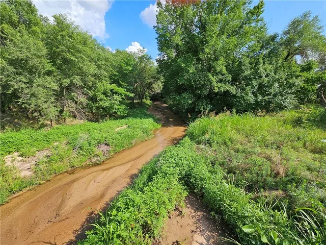 $375,000 | 697 Northwest 100 Avenue, Attica, KS 67009