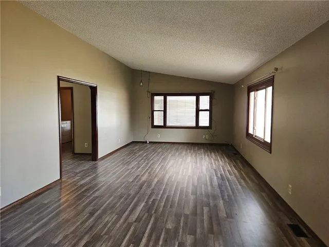 $375,000 | 697 Northwest 100 Avenue, Attica, KS 67009