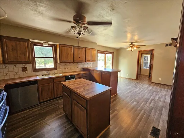 $375,000 | 697 Northwest 100 Avenue, Attica, KS 67009