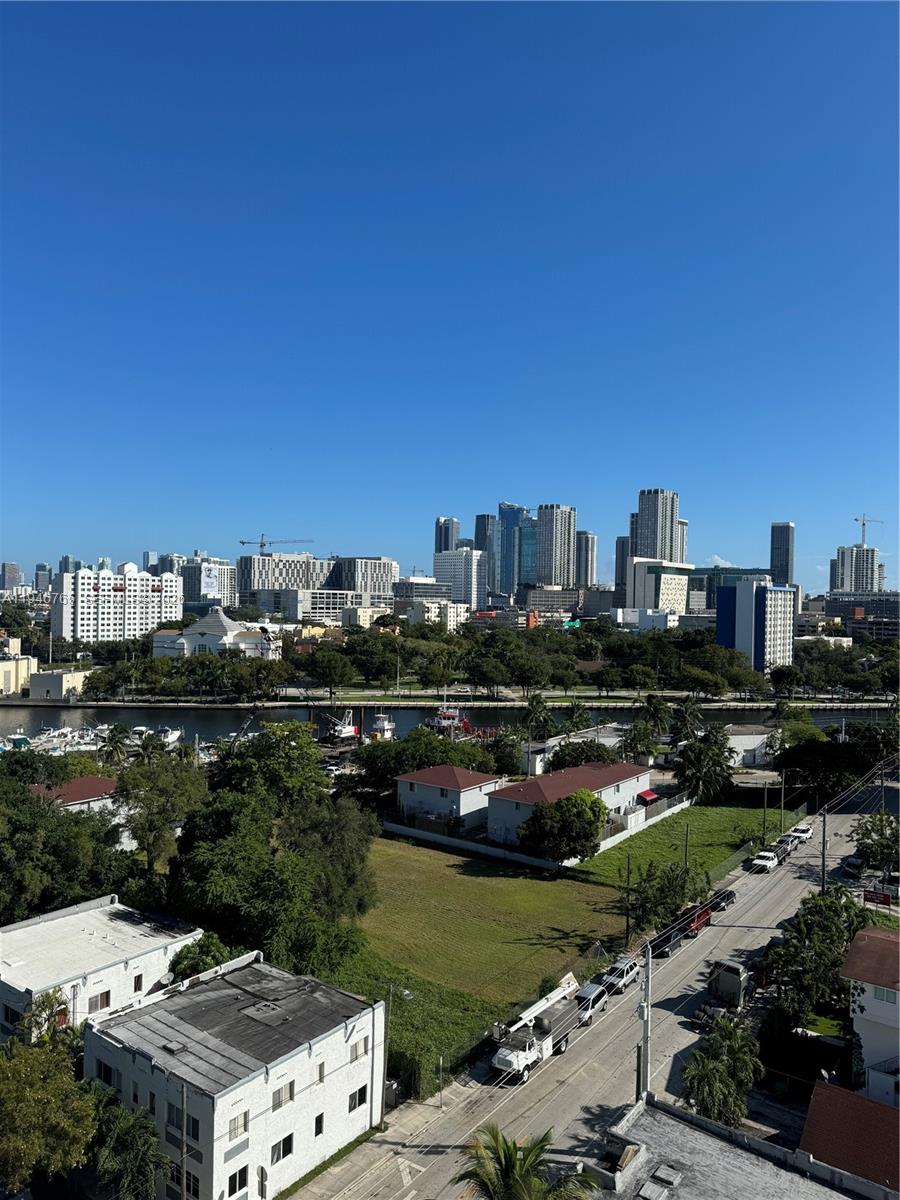 36 Northwest 6th Avenue, Unit 1106 Miami, FL 33128 - Photo 11 of 34 a view of a city