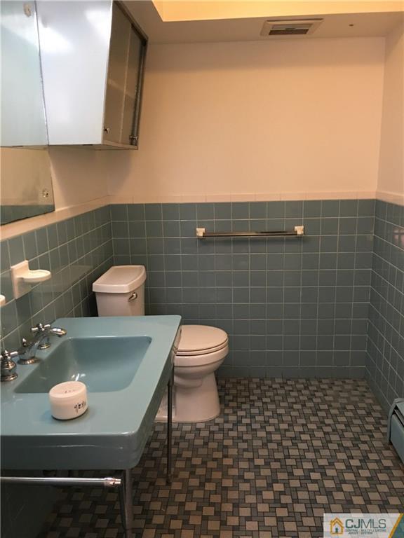 1166 Aaron Road North Brunswick, NJ 08902 - Photo 18 of 25 Gallery Image 18