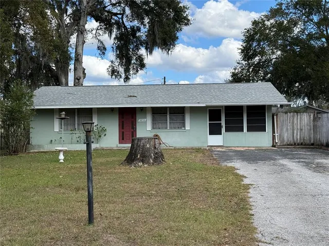 $1,750 | 5854 9th Street, Zephyrhills, FL 33542