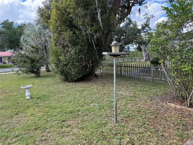 $1,750 | 5854 9th Street, Zephyrhills, FL 33542