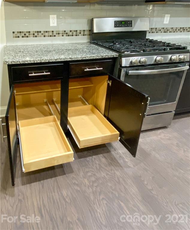 8947 Inverness Bay Road Charlotte, NC 28278 - Photo 17 of 45 Gallery Image 17