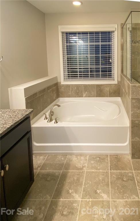 8947 Inverness Bay Road Charlotte, NC 28278 - Photo 29 of 45 Gallery Image 29
