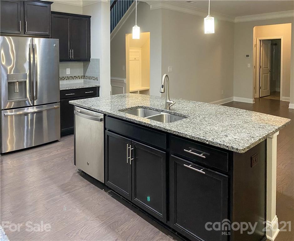 8947 Inverness Bay Road Charlotte, NC 28278 - Photo 6 of 45 Gallery Image 6