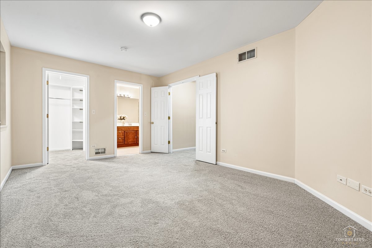 7 Eagle Court Streamwood, IL 60107 - Photo 20 of 31 a view of an empty room