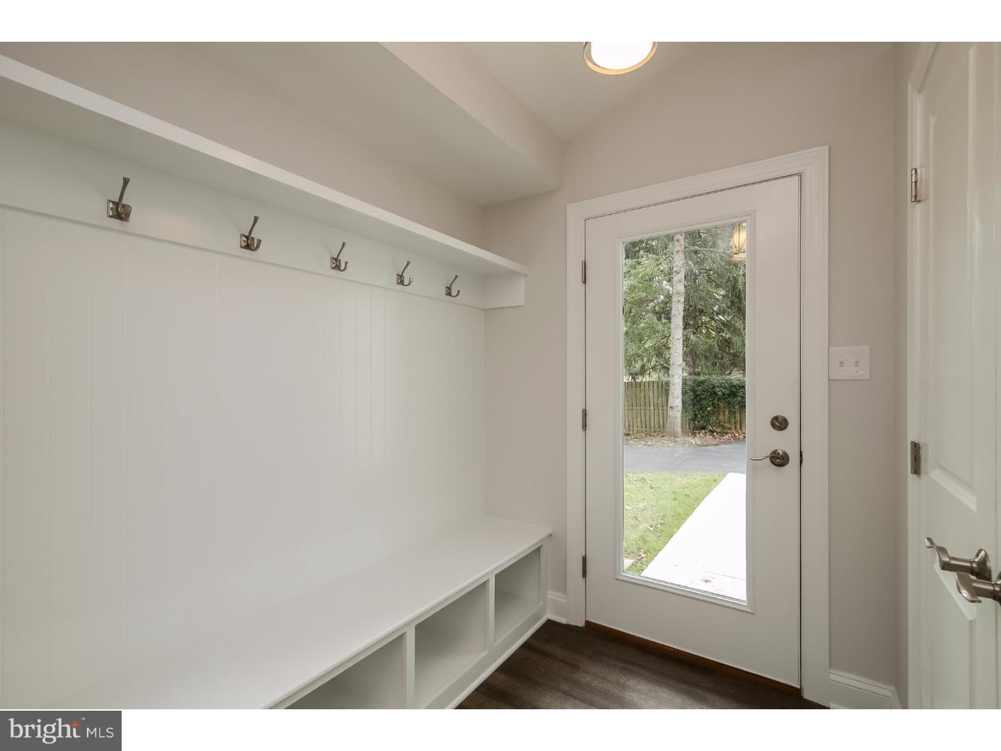 1375 Harris Road Dresher, PA 19025 - Photo 4 of 25 Mud Room