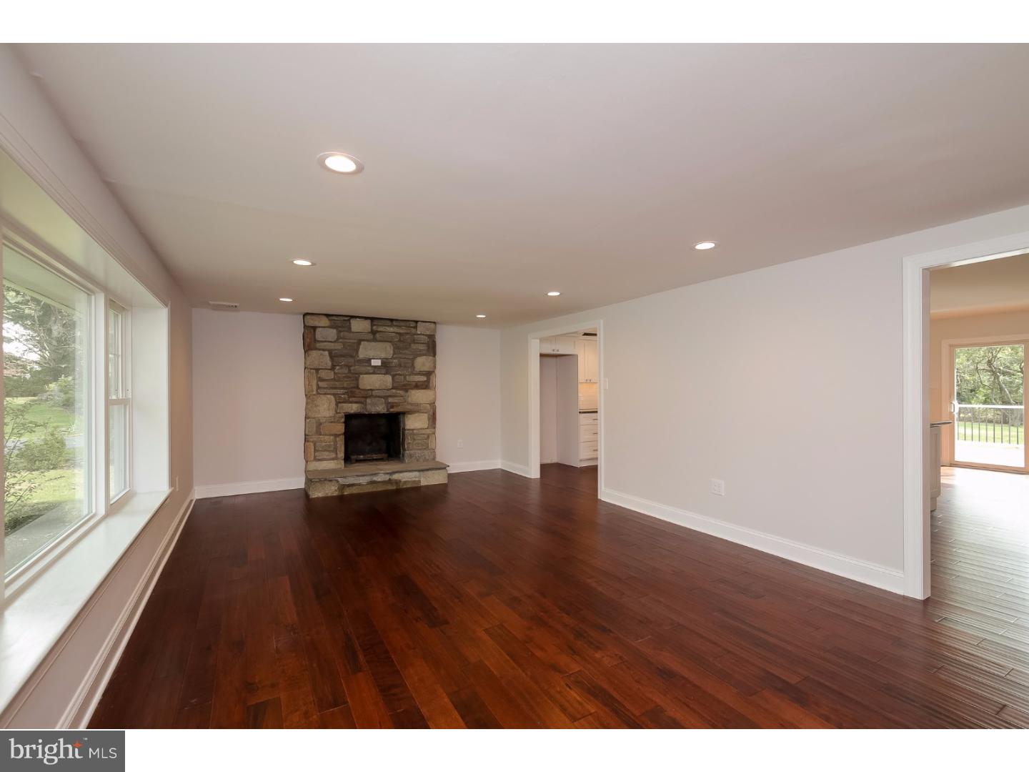 1375 Harris Road Dresher, PA 19025 - Photo 7 of 25 Living Room