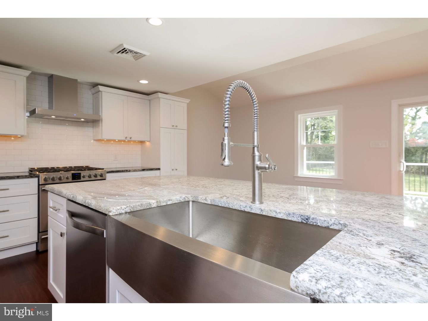 1375 Harris Road Dresher, PA 19025 - Photo 9 of 25 Kitchen