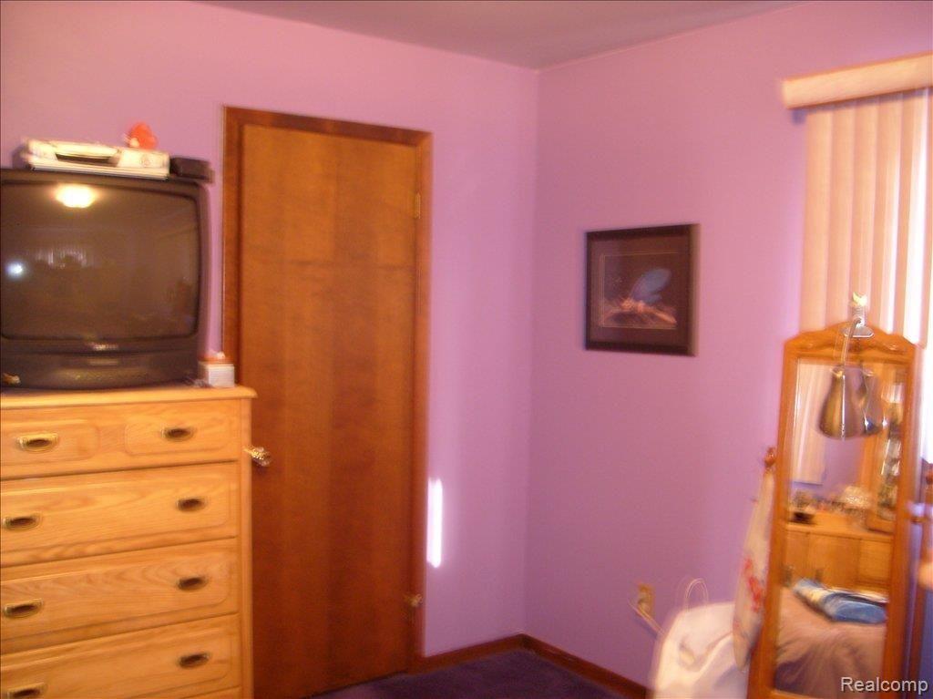 16440 28 Mile Road Ray, MI 48096 - Photo 16 of 21 Master bedroom