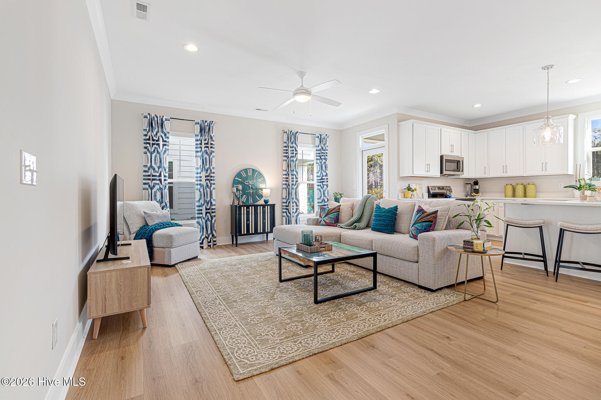 139 Freedom Park Road Beaufort, NC 28516 - Photo 4 of 52 Open living room