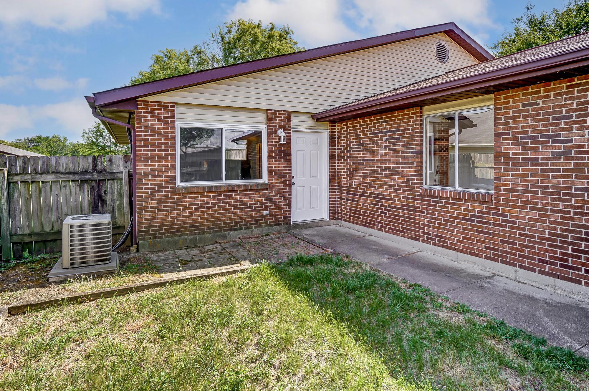 2711 Home Road Grove City, OH 43123 - Photo 2 of 48 003