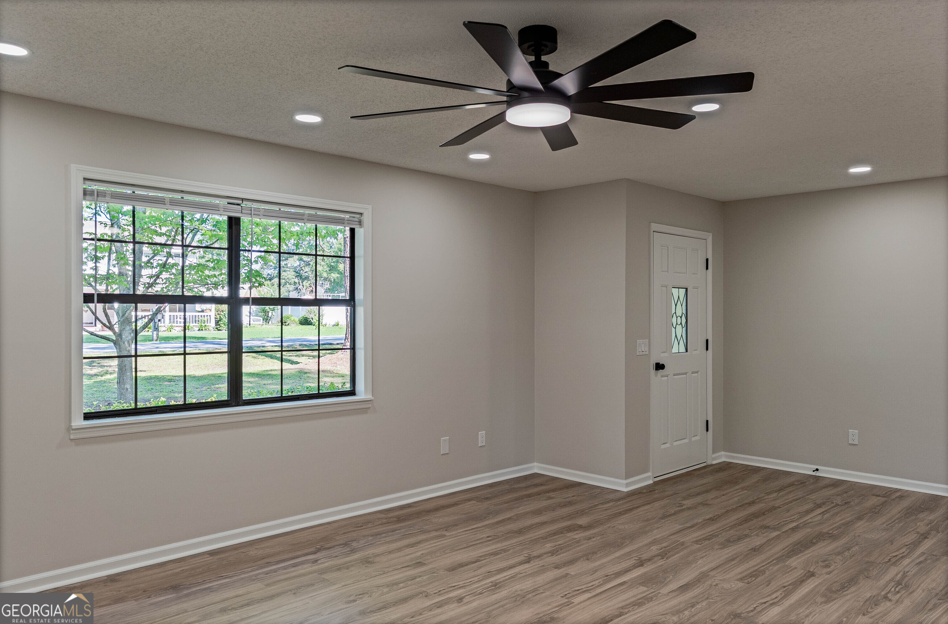 1010 Cherrywood Road Waycross, GA 31503 - Photo 12 of 27