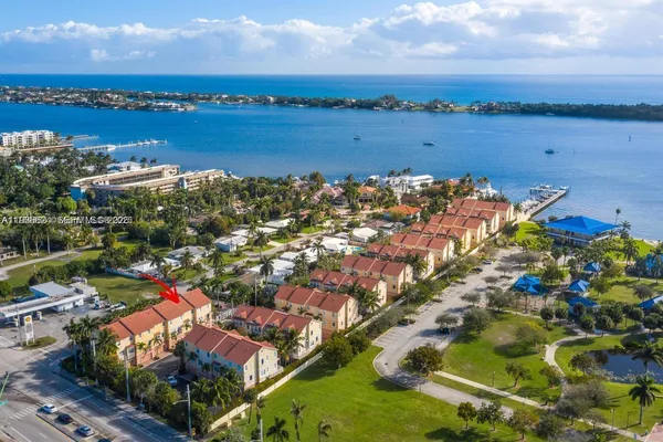 $3,500 | 104 Harbors Way, Boynton Beach, FL 33435