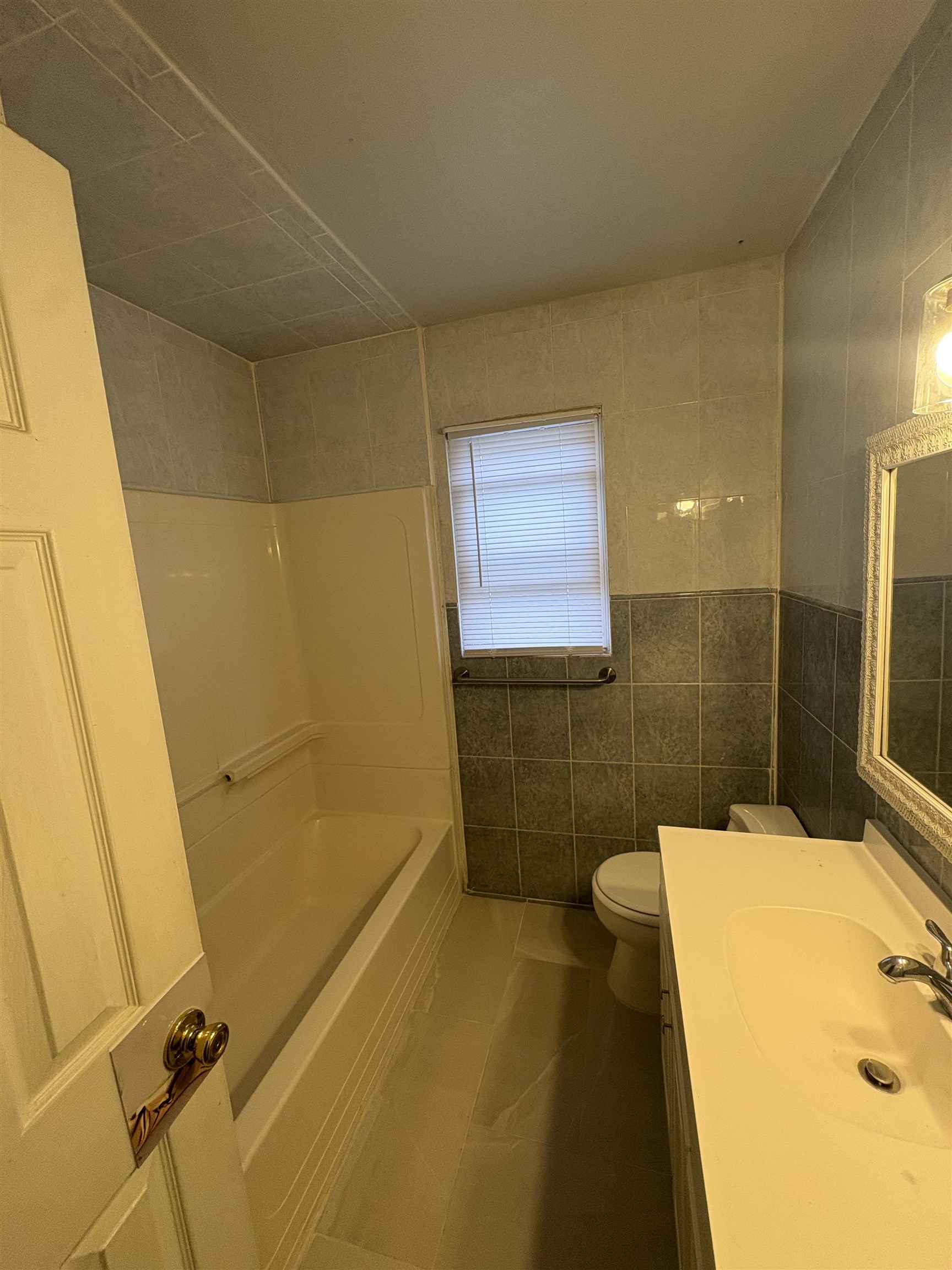 36 Pinecrest Road, Unit 2 Jersey City, NJ 07305 - Photo 3 of 5