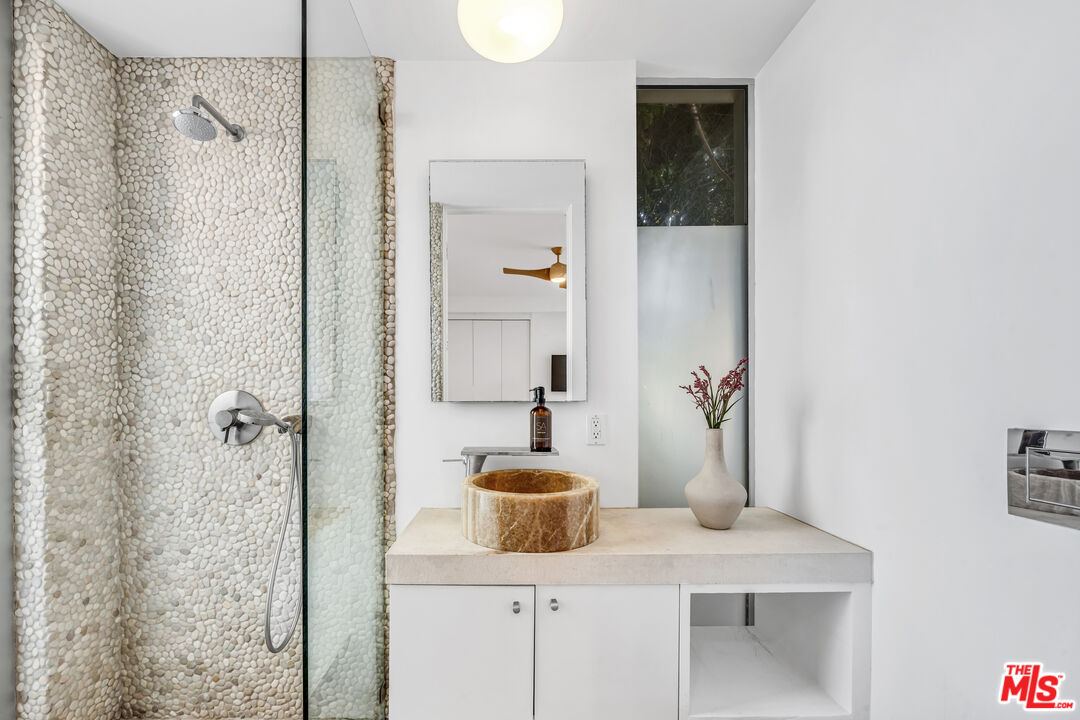 25102 Malibu Road Malibu, CA 90265 - Photo 16 of 36