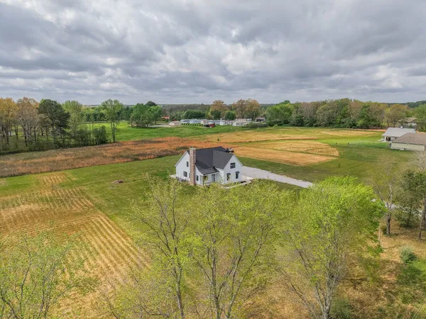 $615,750 | 210 Deercreek Lane, Tullahoma, TN 37388