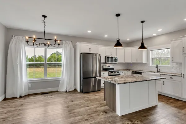 $625,000 | 210 Deercreek Lane, Tullahoma, TN 37388