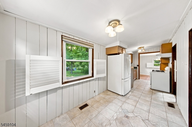 4 Cohocton Road Vernon, NJ 07422 - Photo 9 of 36 Gallery Image 9