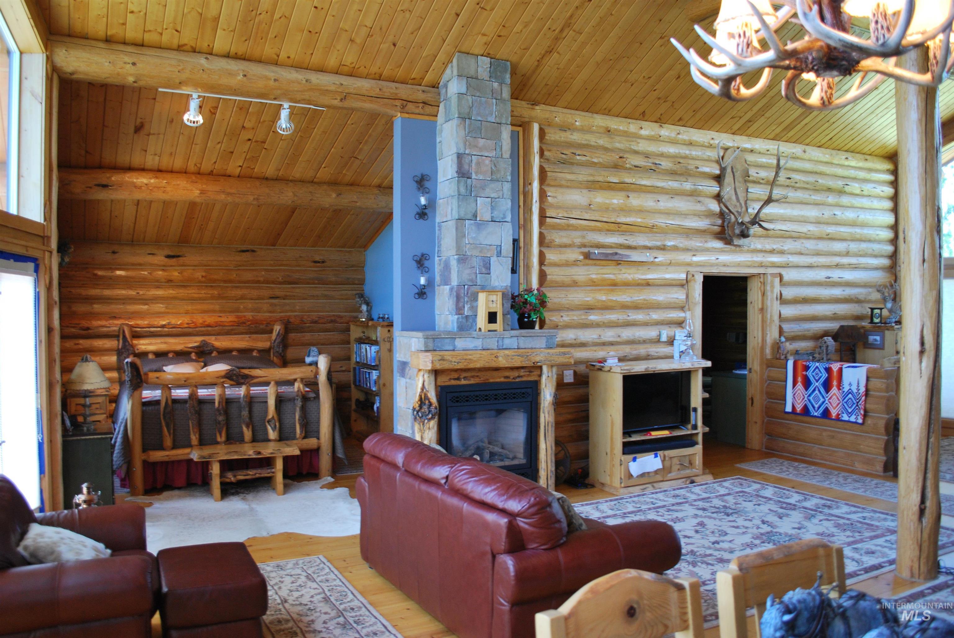 4975 Middle Road Ahsahka, ID 83520 - Photo 14 of 44