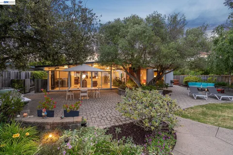 $1,795,000 | 5842 Highwood Road, Castro Valley, CA 94552