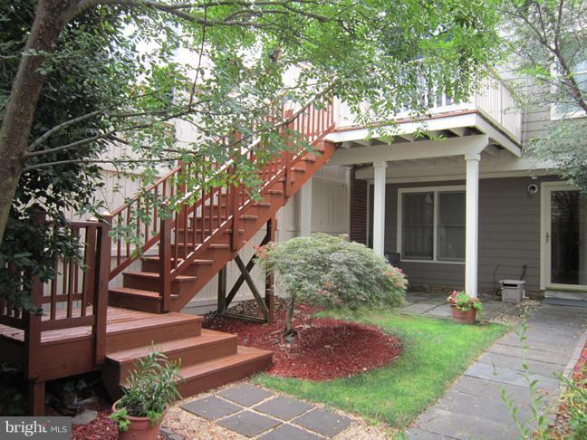 419 Little Quarry Road Gaithersburg, MD 20878 - Photo 17 of 30 Exterior (Rear)