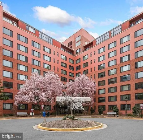 $130,000 | 1021 Arlington Boulevard, Unit 911, Arlington, VA 22209