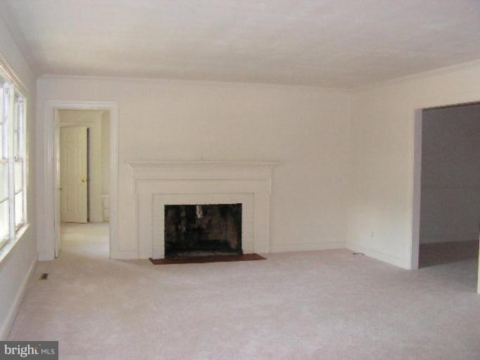 16377 Forrest Road King George, VA 22485 - Photo 4 of 13 Living Room