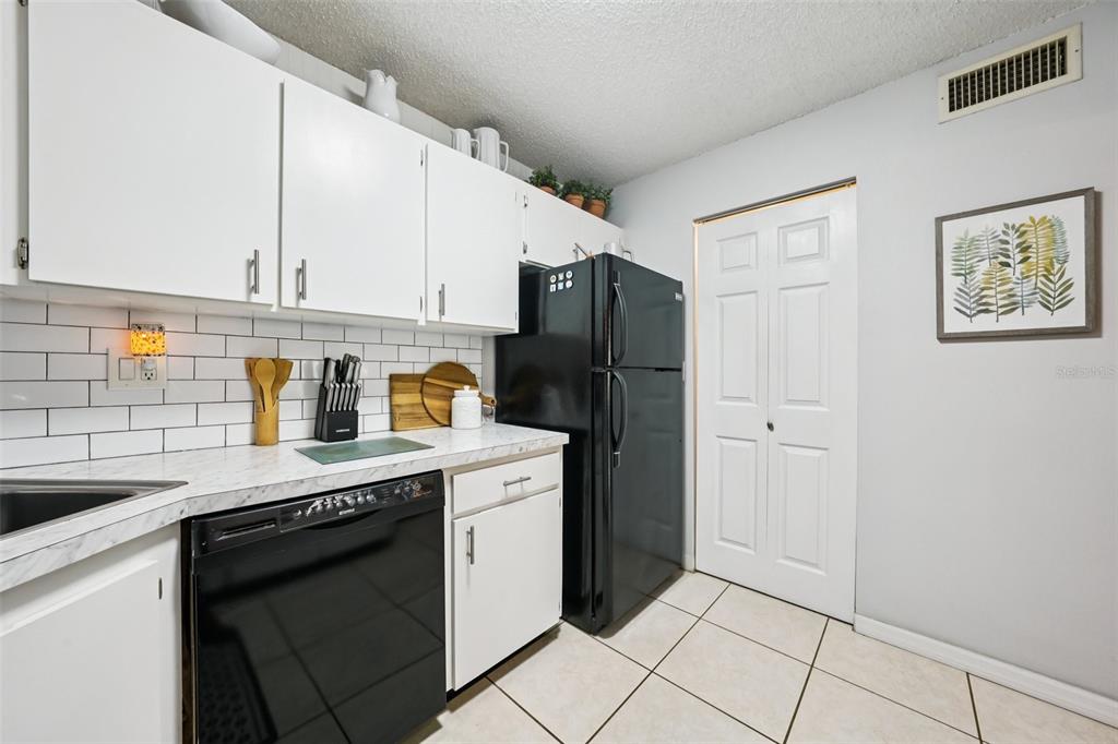 1290 Pine Ridge Circle East, Unit F2 Tarpon Springs, FL 34688 - Photo 28 of 65