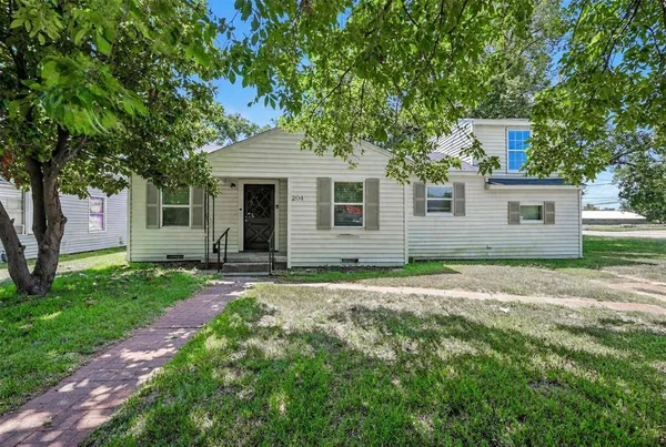 $175,000 | 204 Graham Avenue, Bonham, TX 75418